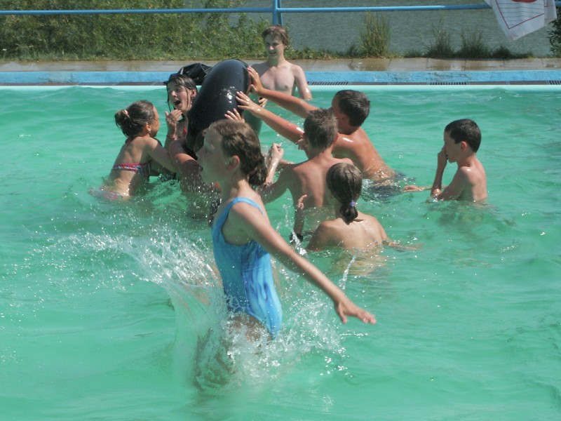 mb050729060.jpg